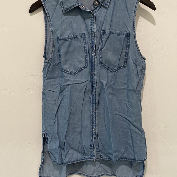 Forever 21 Chambray Vest - Picture 3 of 6